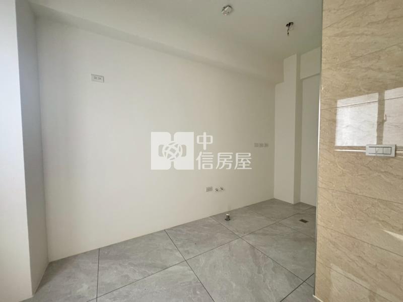 十期三字頭全新電梯別墅B房屋室內格局與周邊環境