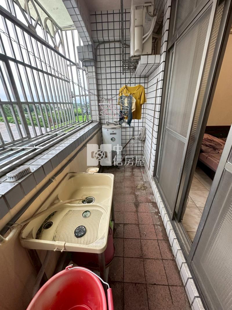 霧峰急售便宜車庫別墅房屋室內格局與周邊環境
