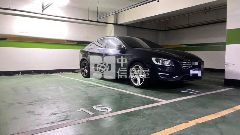 美術綠園道首排｜三面採光三房平車房屋室內格局與周邊環境