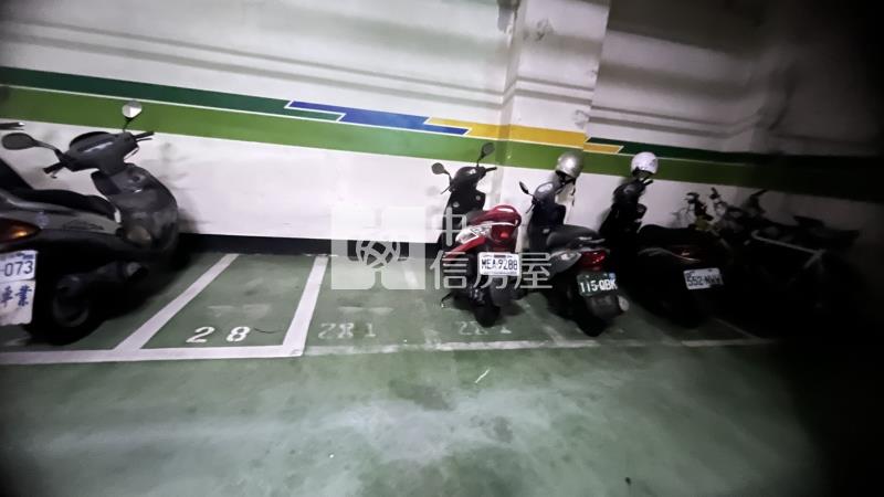美術綠園道首排｜三面採光三房平車房屋室內格局與周邊環境