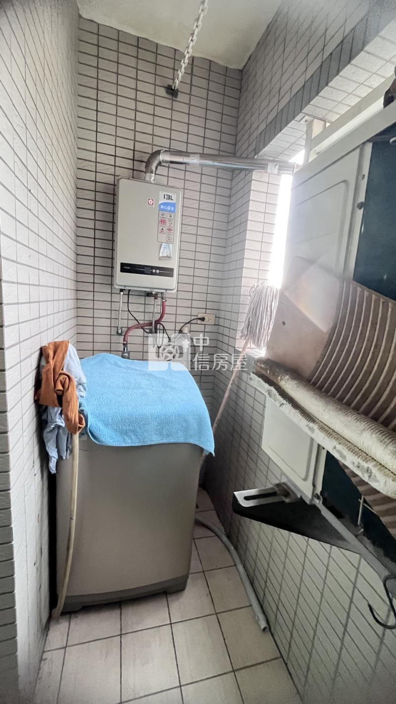 美術綠園道首排｜三面採光三房平車房屋室內格局與周邊環境
