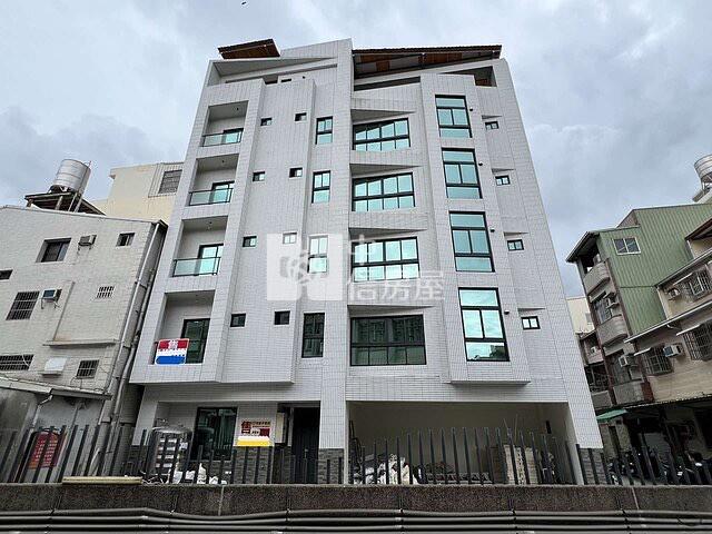 高科大大昌商圈全新電梯收租透天房屋室內格局與周邊環境