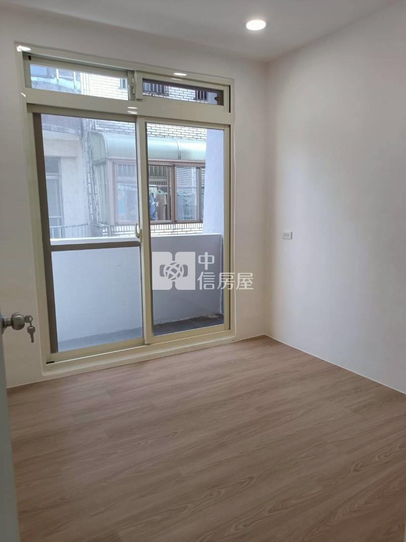近龍岡商圈整新透天屋房屋室內格局與周邊環境
