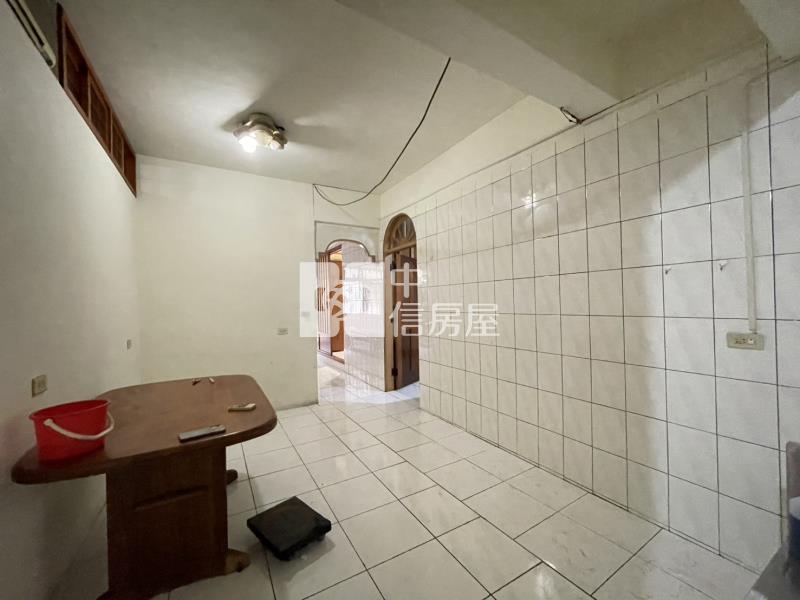 迴龍捷運站2樓公寓房屋室內格局與周邊環境