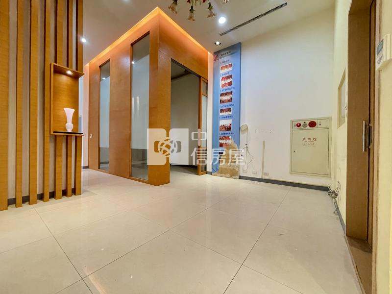 市政香榭大面寬黃金店面房屋室內格局與周邊環境