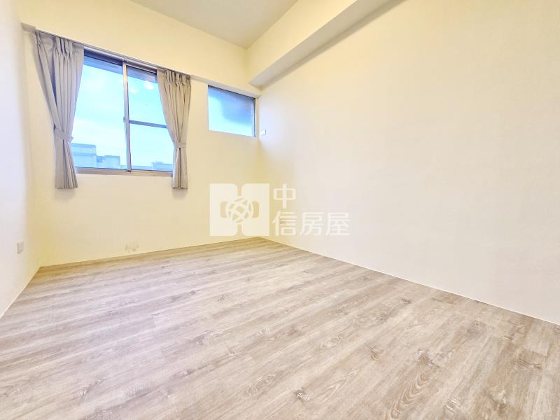 美麗殿全新整理四房車位房屋室內格局與周邊環境