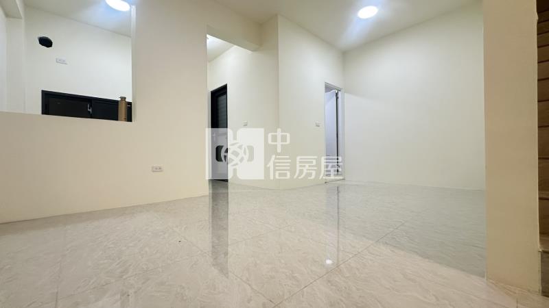 【神馬】近龍岡國中整新美透天房屋室內格局與周邊環境
