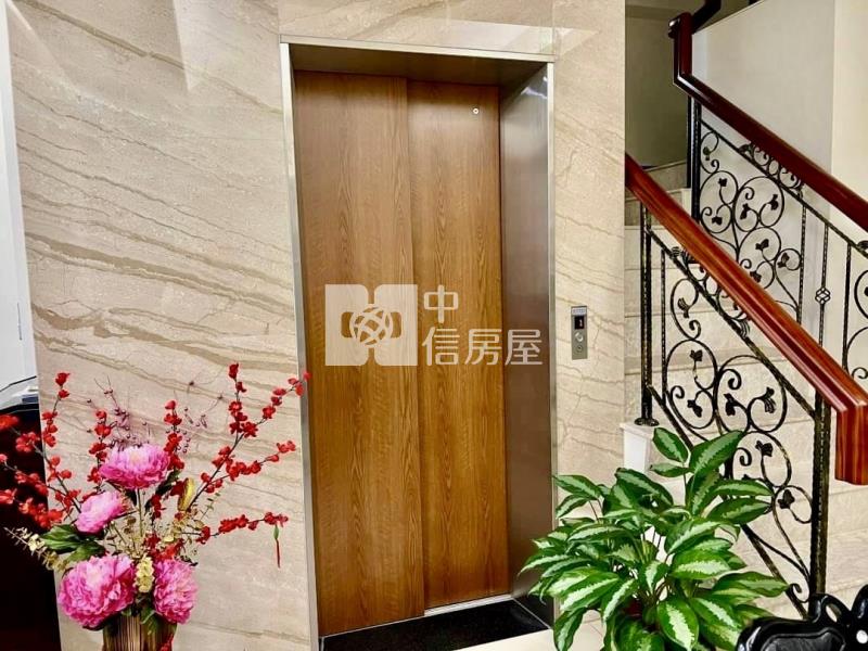 十期大地坪大面寬電梯豪墅房屋室內格局與周邊環境