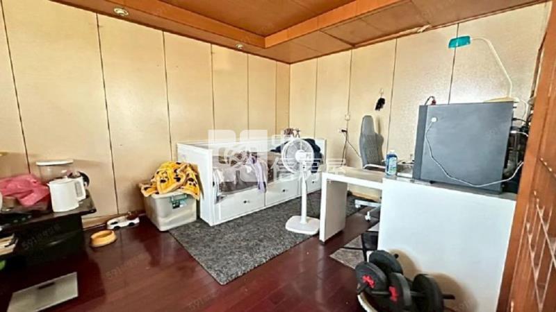 龍岡圓環邊間透天(中信卓越團隊)房屋室內格局與周邊環境