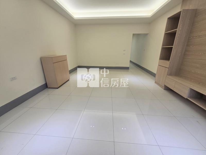 潭子矽品朝南美透天房屋室內格局與周邊環境