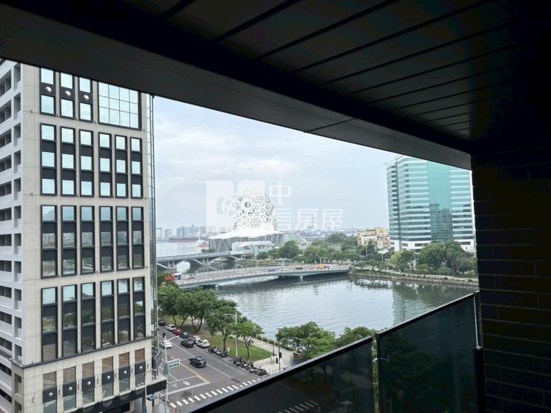 愛河景觀全新美2房房屋室內格局與周邊環境