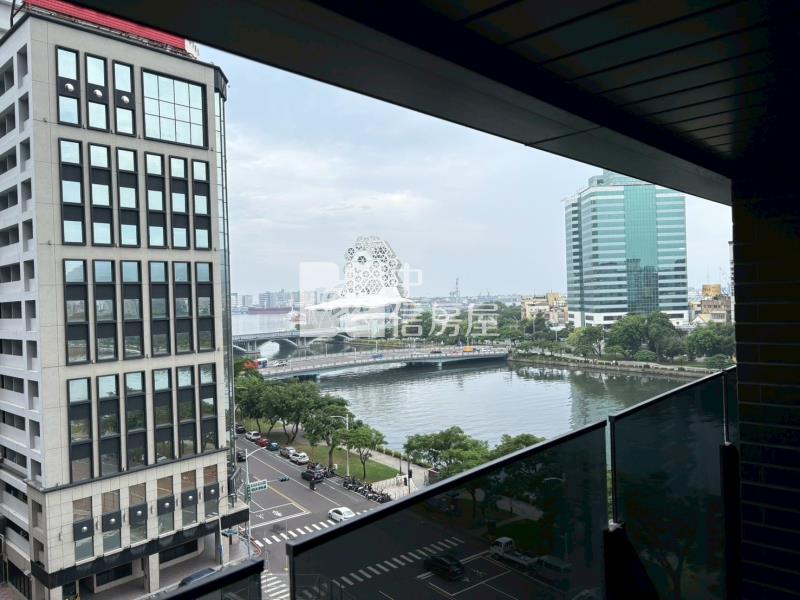 愛河景觀全新美2房房屋室內格局與周邊環境