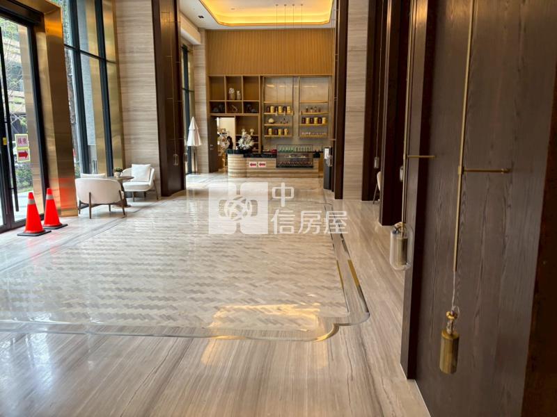 愛河景觀全新美2房房屋室內格局與周邊環境