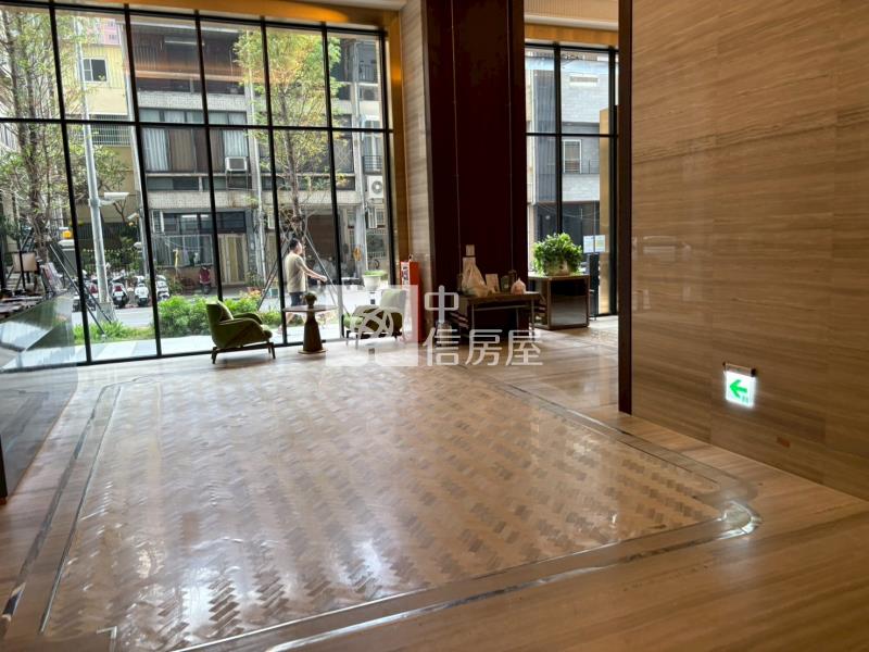 愛河景觀全新美2房房屋室內格局與周邊環境