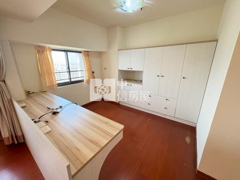 鄉林凱撒挑高樓中樓3+1房平車美屋房屋室內格局與周邊環境
