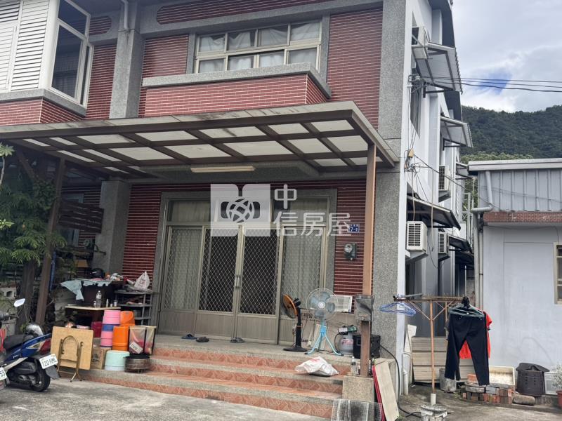 自建震後透天房屋室內格局與周邊環境