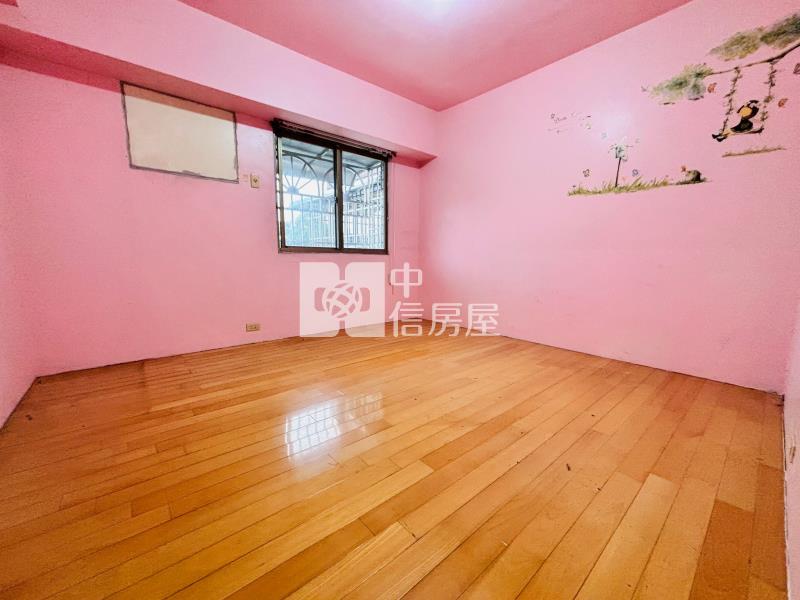 南投首席三房車位華廈房屋室內格局與周邊環境