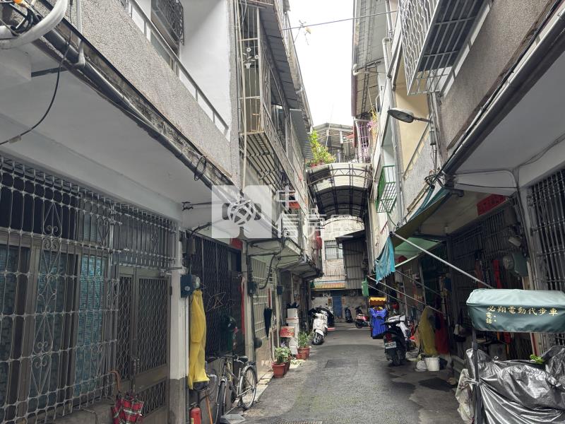 車站旁便宜透天房屋室內格局與周邊環境