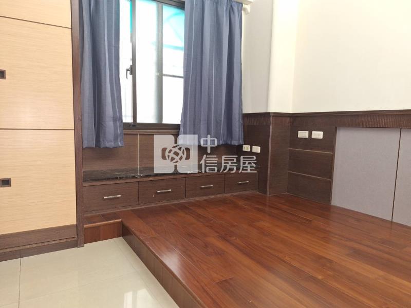 東區仁和商圈花園社區雙車美墅房屋室內格局與周邊環境