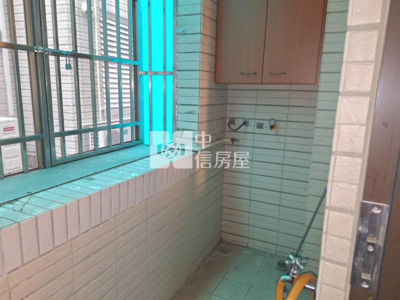 東區仁和商圈花園社區雙車美墅房屋室內格局與周邊環境