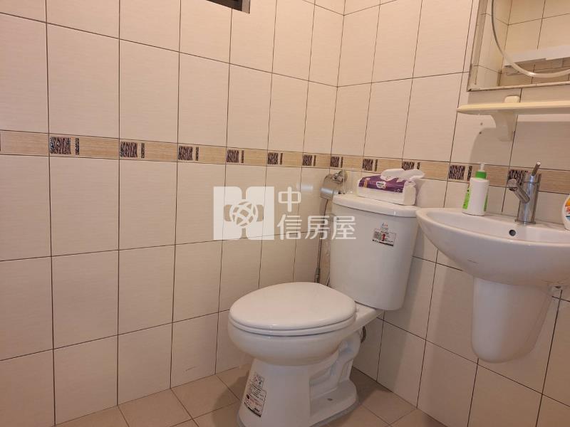 東區仁和商圈花園社區雙車美墅房屋室內格局與周邊環境