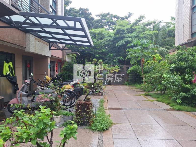 東區仁和商圈花園社區雙車美墅房屋室內格局與周邊環境