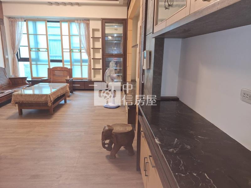 東區仁和商圈花園社區雙車美墅房屋室內格局與周邊環境