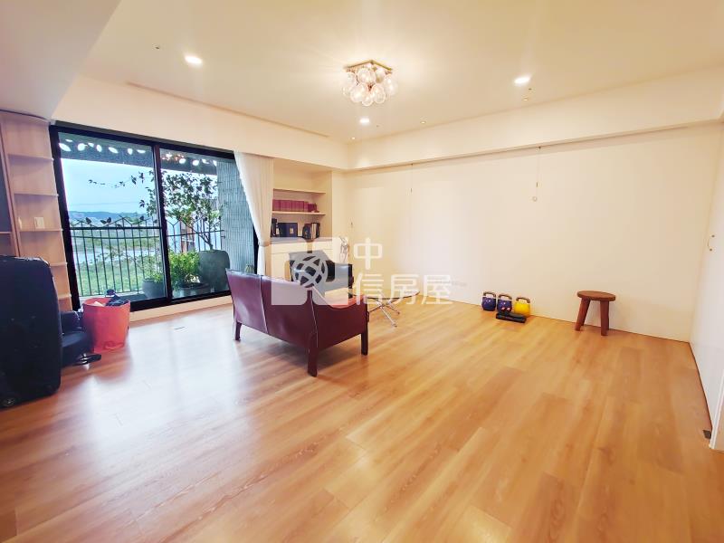 龍寶悅臻邸面公園4房雙平車(專任)房屋室內格局與周邊環境