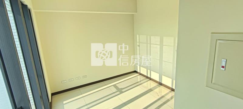 大里內新市場五房全新電梯別墅房屋室內格局與周邊環境