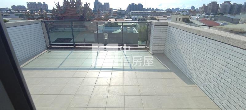 大里內新市場五房全新電梯別墅房屋室內格局與周邊環境