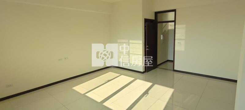 大里內新市場五房全新電梯別墅房屋室內格局與周邊環境
