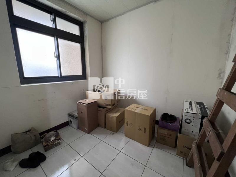 近龍科旁透天房屋室內格局與周邊環境