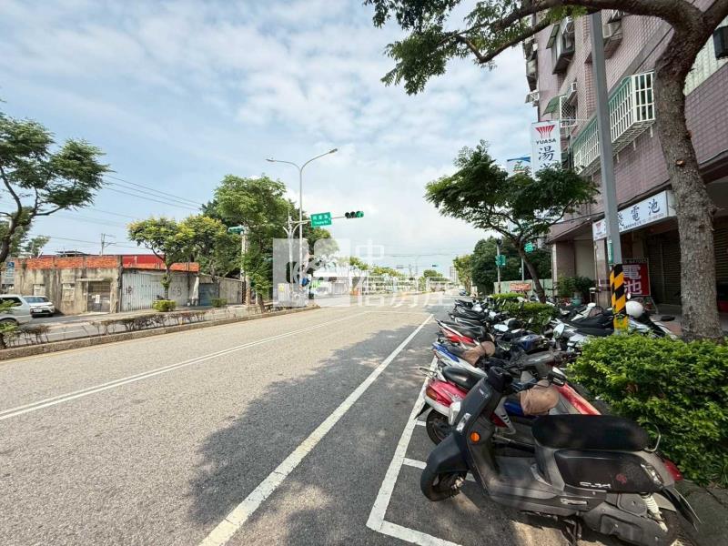中壢體育園區景觀電梯套房房屋室內格局與周邊環境