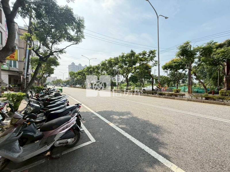 中壢體育園區景觀電梯套房房屋室內格局與周邊環境