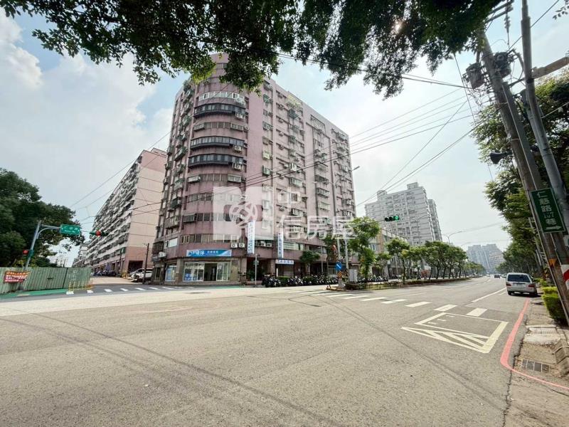 中壢體育園區景觀電梯套房房屋室內格局與周邊環境