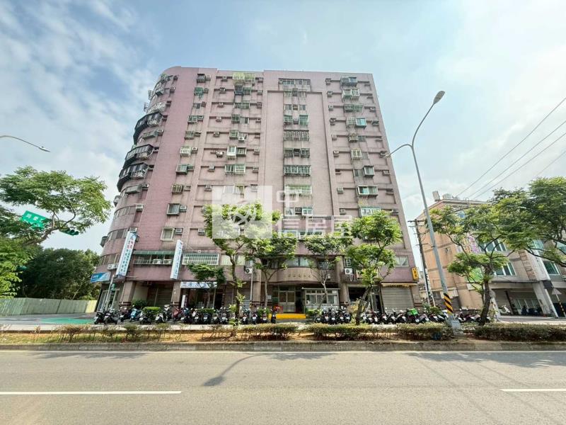 中壢體育園區景觀電梯套房房屋室內格局與周邊環境