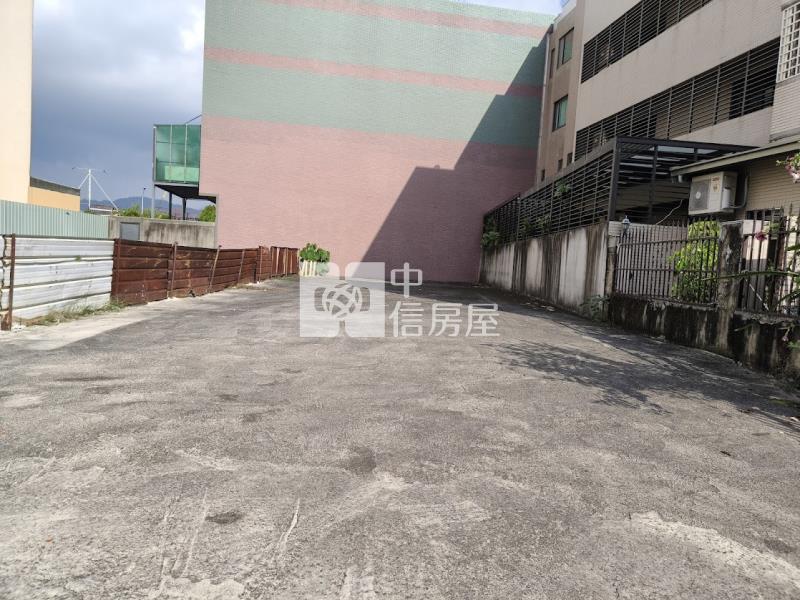 東區*福地呈祥*住二建地.12米路.地85坪房屋室內格局與周邊環境