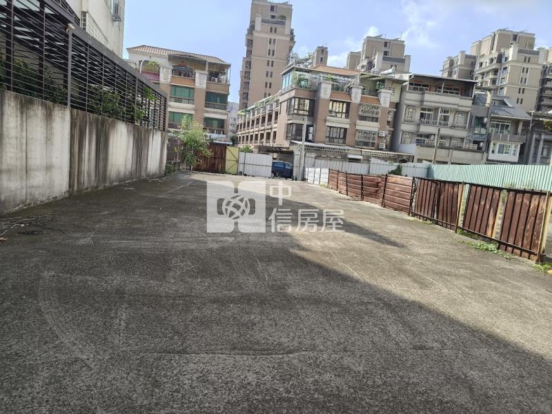 東區*福地呈祥*住二建地.12米路.地85坪房屋室內格局與周邊環境