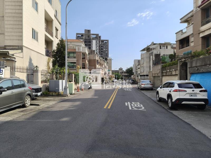 東區*福地呈祥*住二建地.12米路.地85坪房屋室內格局與周邊環境