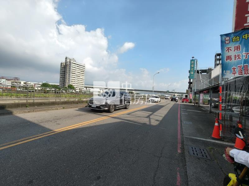 東區*福地呈祥*住二建地.12米路.地85坪房屋室內格局與周邊環境