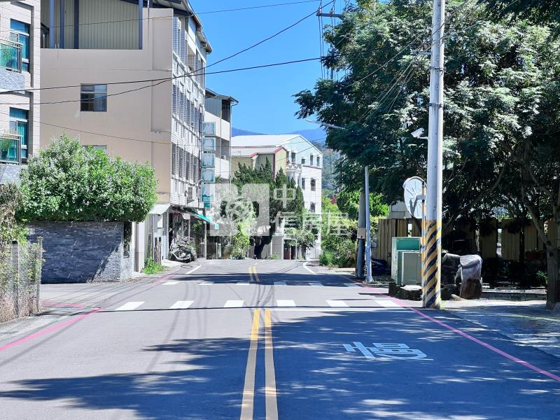 東勢區東新國小旁住一角建地房屋室內格局與周邊環境