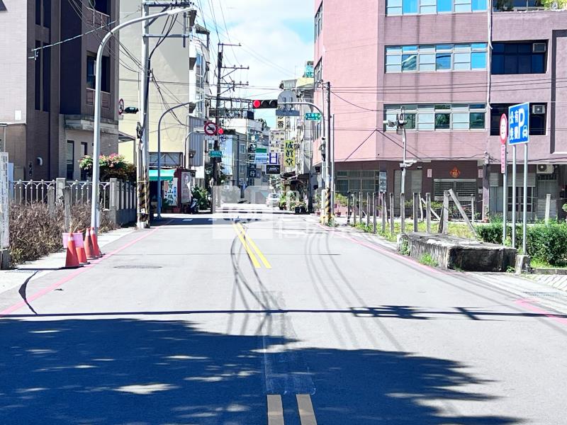 東勢區東新國小旁住一角建地房屋室內格局與周邊環境