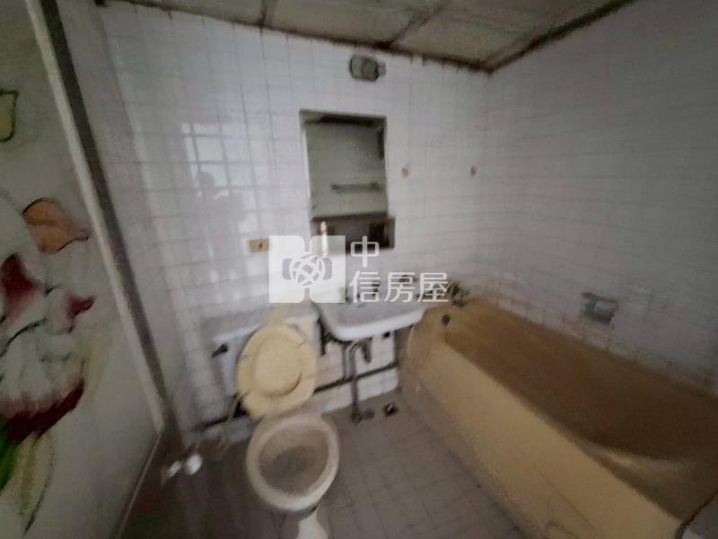 高雄車站捷運站住宅大樓房屋室內格局與周邊環境