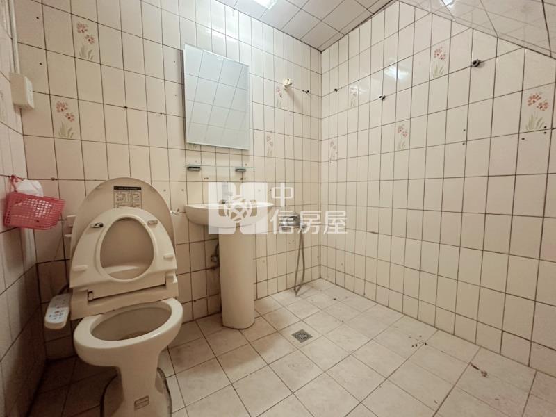 崇德商圈活路車庫透天房屋室內格局與周邊環境