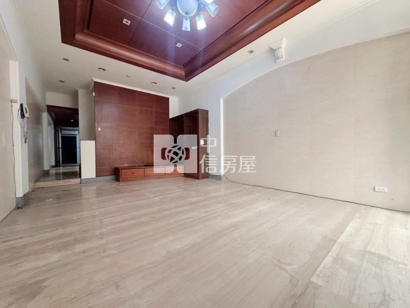 崇德商圈活路車庫透天房屋室內格局與周邊環境