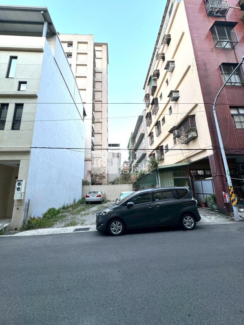 桃園小檜溪金地26-泰山18甲店房屋室內格局與周邊環境