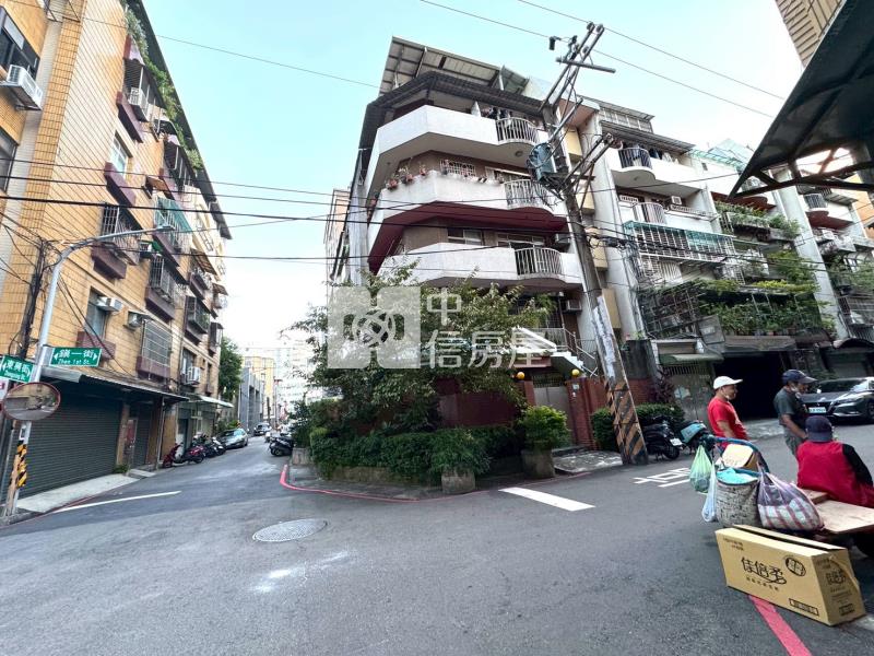 桃園小檜溪金地26-泰山18甲店房屋室內格局與周邊環境