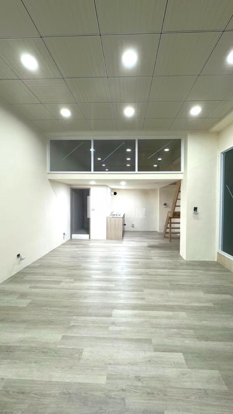 鼎山高大百貨收租店面房屋室內格局與周邊環境