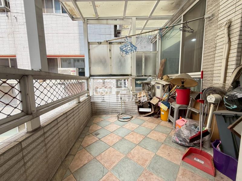 中山醫大慶捷運三房美屋附平車房屋室內格局與周邊環境