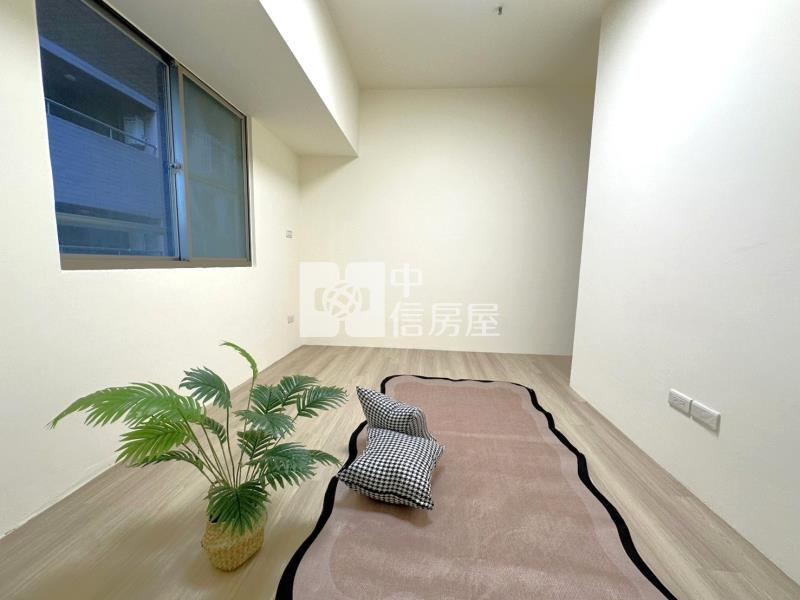亞灣三多商圈捷運三房平車房屋室內格局與周邊環境
